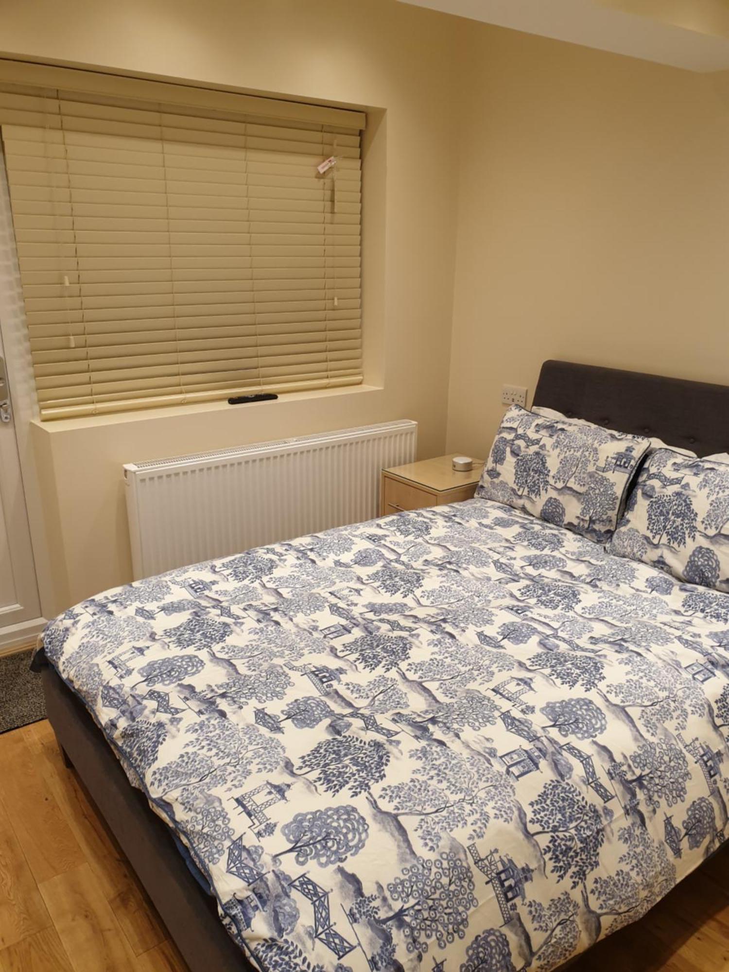 London Luxury Apartments 3 Bedroom Sleeps 8 With 3 Bathrooms 5 Mins Walk To Tube Station Free Parking Ilford Exteriér fotografie